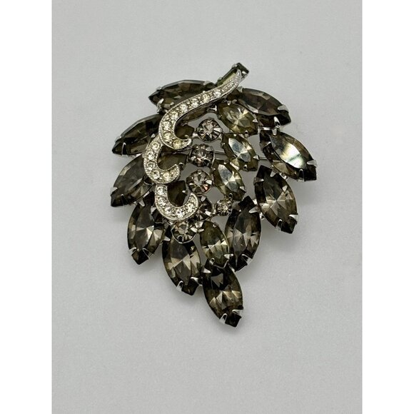 Vintage Weiss Brooch, Grey Rhinestones W/Scrolling Clear Rhinestones, Book Piece - Picture 11 of 11